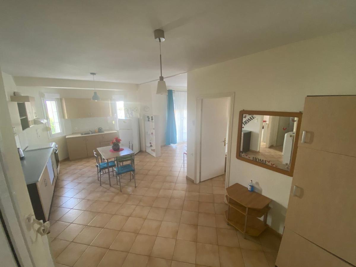 Kelesi Apartments Nea Kallikrateia Экстерьер фото